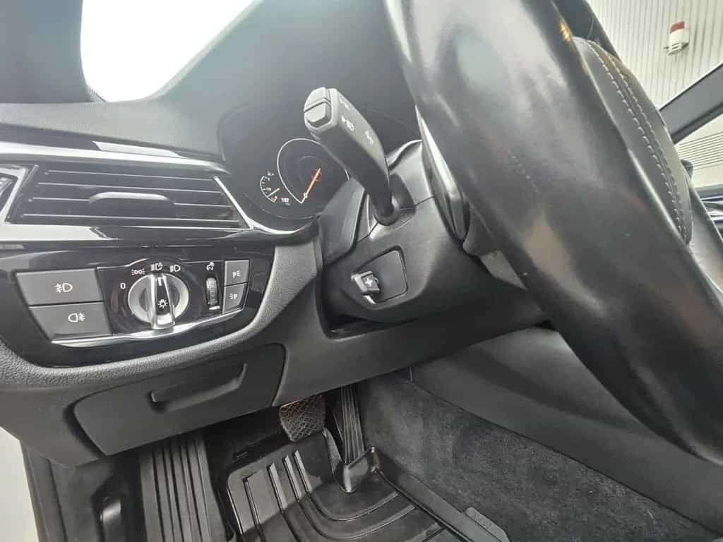BMW 5 Series 540 i xDrive Touring Sport Line Digi Cock LED 07/2019-photo-29