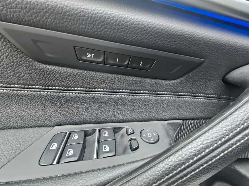 BMW 5 Series 540 i xDrive Touring Sport Line Digi Cock LED 07/2019-photo-30