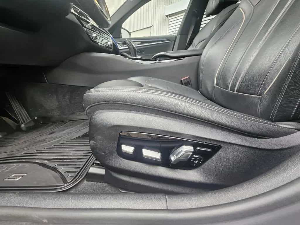 BMW 5 Series 540 i xDrive Touring Sport Line Digi Cock LED 07/2019-photo-31