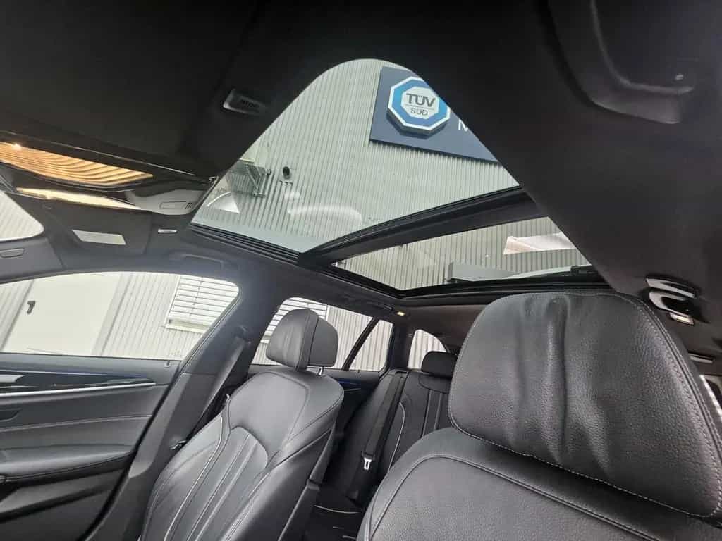 BMW 5 Series 540 i xDrive Touring Sport Line Digi Cock LED 07/2019-photo-34