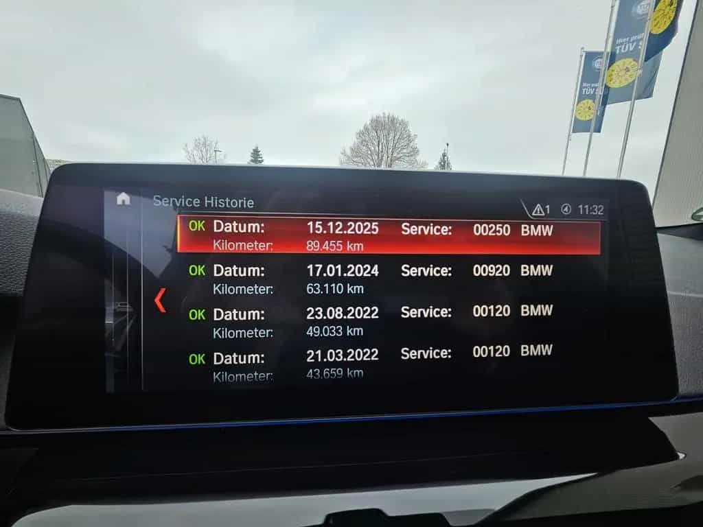 BMW 5 Series 540 i xDrive Touring Sport Line Digi Cock LED 07/2019-photo-40