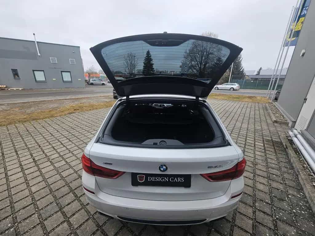 BMW 5 Series 540 i xDrive Touring Sport Line Digi Cock LED 07/2019-photo-42