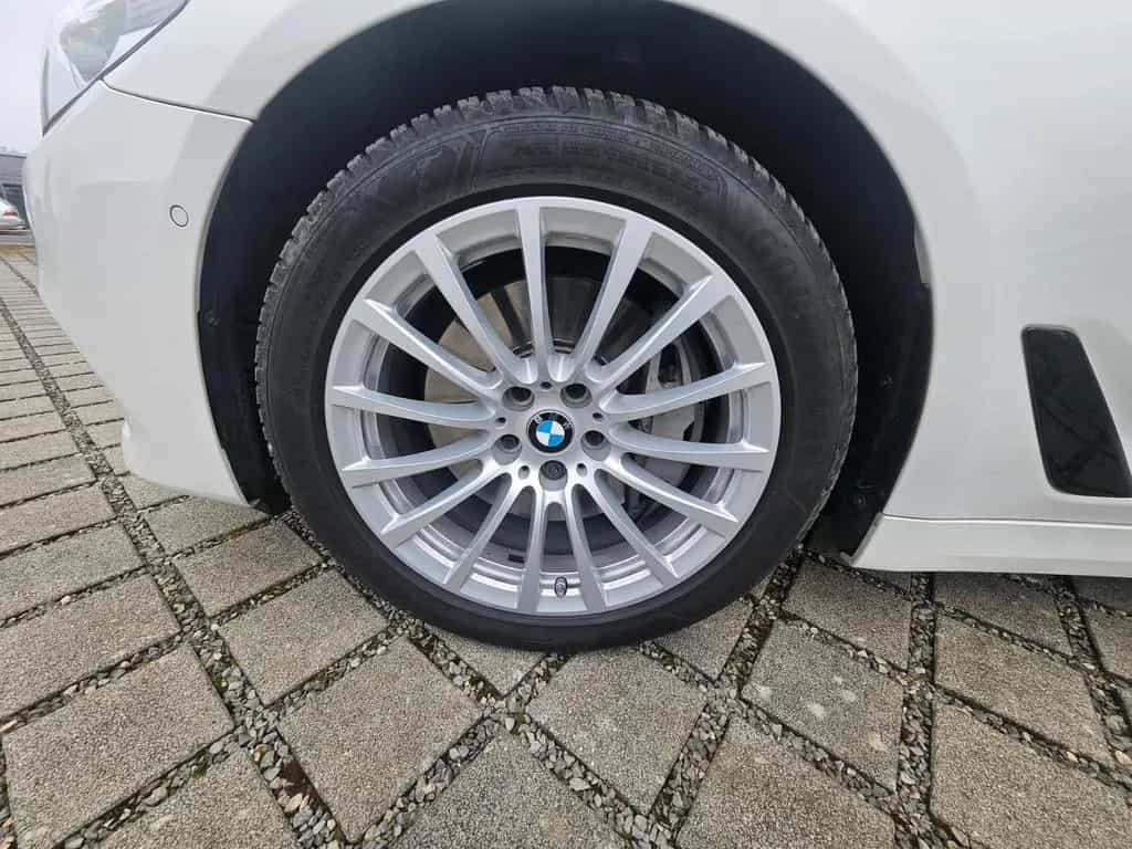 BMW 5 Series 540 i xDrive Touring Sport Line Digi Cock LED 07/2019-photo-45