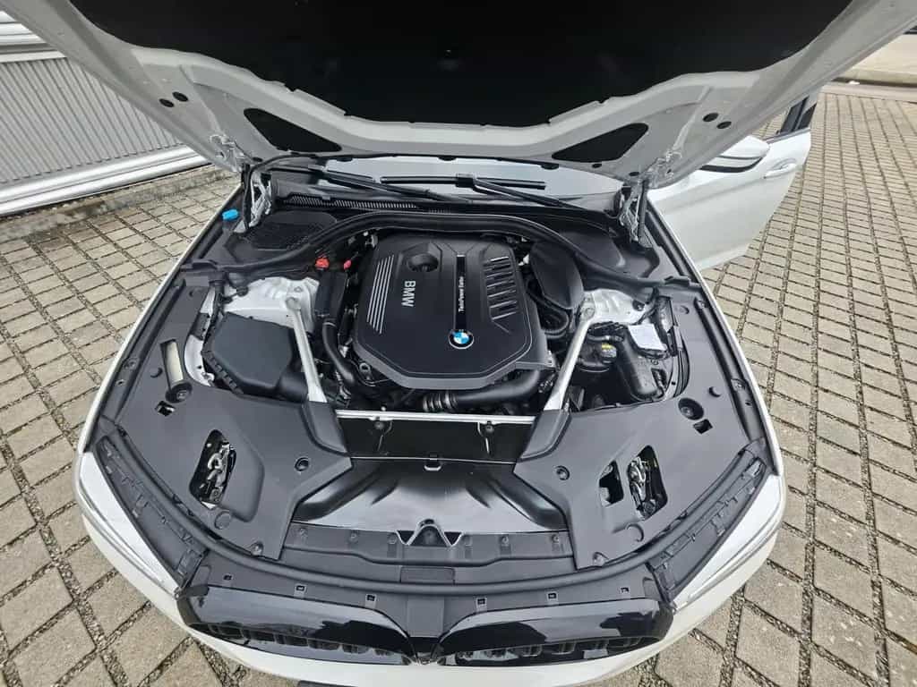 BMW 5 Series 540 i xDrive Touring Sport Line Digi Cock LED 07/2019-photo-47
