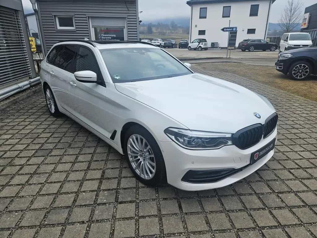 BMW 5 Series 540 i xDrive Touring Sport Line Digi Cock LED 07/2019-photo-4