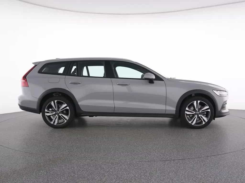 Volvo V60 Cross Country B4 AWD Plus+WINTERPAK+RFK+19 02/2024-photo-11