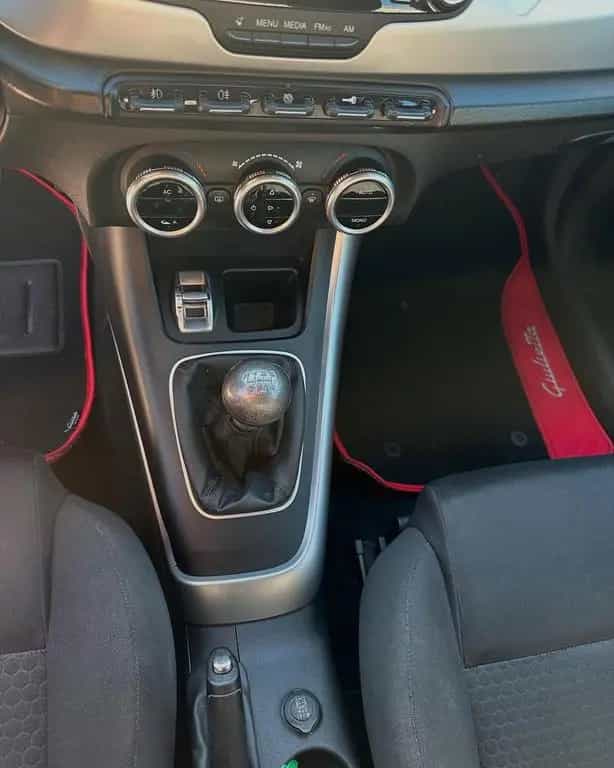 Alfa Romeo Giulietta 1.4 Turbo MultiAir Progress 05/2011-photo-12