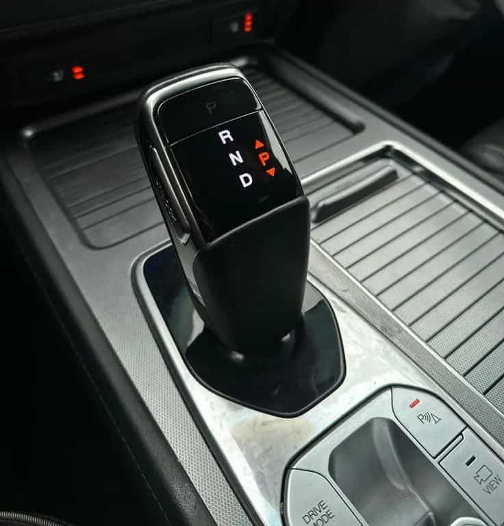 Ssangyong REXTON SAPPHIRE-LED-NAVI-LEDER-360°-AHK SHZ-PANO 06/2024-photo-33