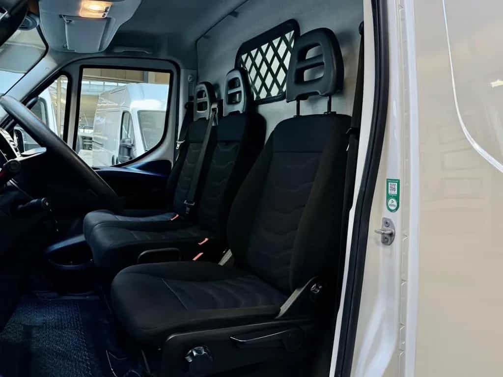 Iveco Other Daily 2.3D L3H2 3,5t AUTOMATIK AHK KLIMA PDC 11/2017-photo-15