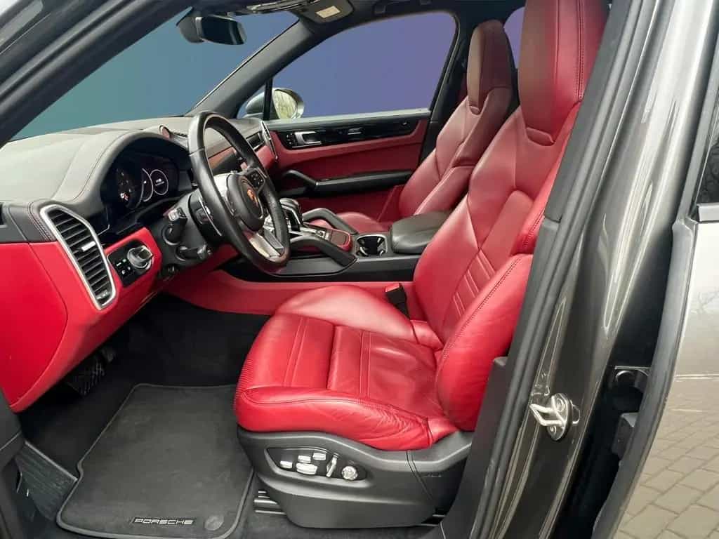Porsche Cayenne 03/2019-photo-9