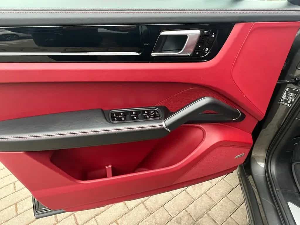 Porsche Cayenne 03/2019-photo-22
