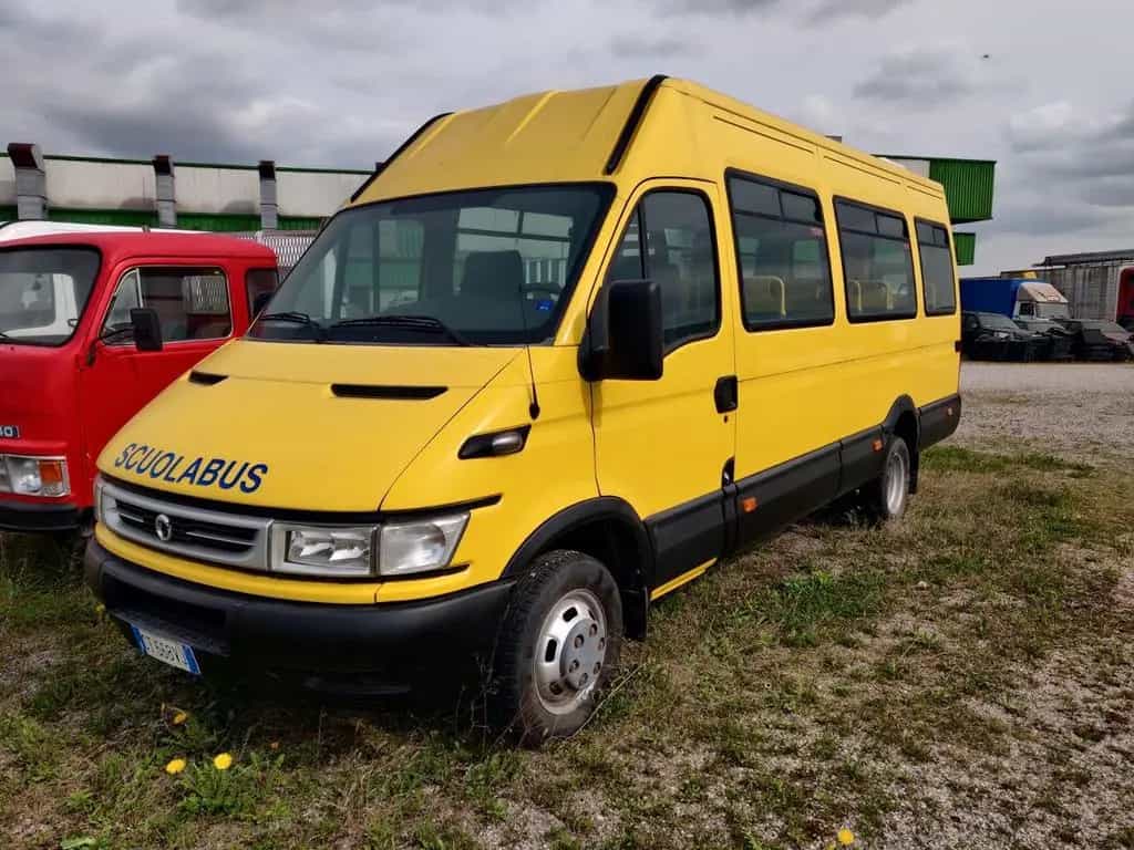 Iveco Daily SCUOLABUS 28 1 1 IRISBUS 09/2006-photo-0