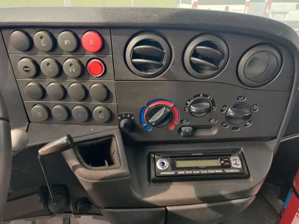 Iveco Daily SCUOLABUS 28 1 1 IRISBUS 09/2006-photo-7