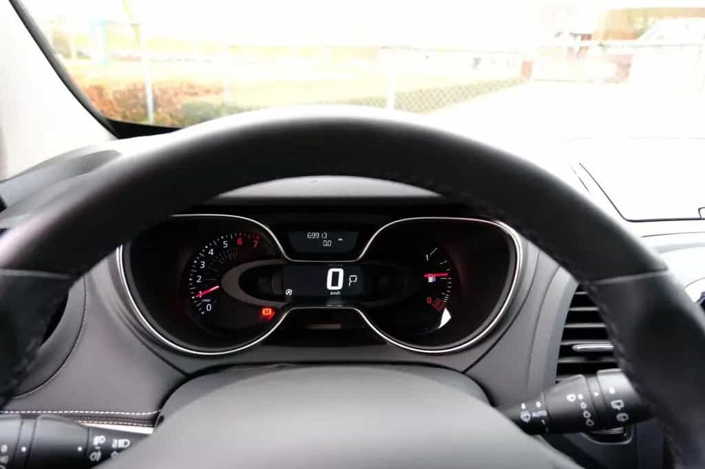 Renault Captur 1.3 TCe Initiale Paris Aut. Leder|Navi|Ca 06/2019-photo-11