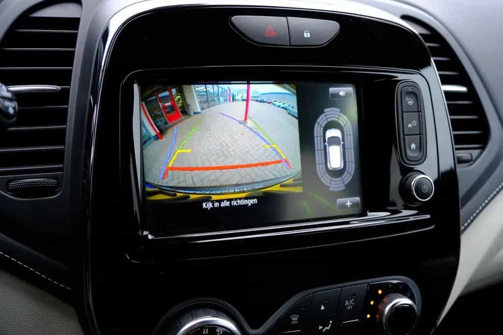 Renault Captur 1.3 TCe Initiale Paris Aut. Leder|Navi|Ca 06/2019-photo-17