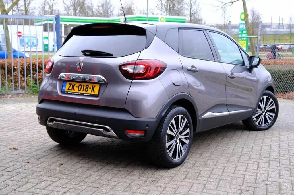 Renault Captur 1.3 TCe Initiale Paris Aut. Leder|Navi|Ca 06/2019-photo-2