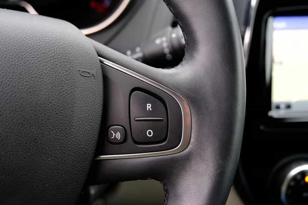 Renault Captur 1.3 TCe Initiale Paris Aut. Leder|Navi|Ca 06/2019-photo-27