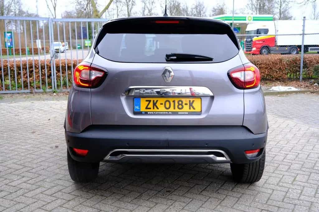 Renault Captur 1.3 TCe Initiale Paris Aut. Leder|Navi|Ca 06/2019-photo-7