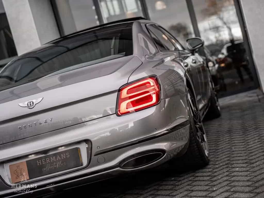 Bentley Flying Spur 6.0 W12 Mulliner / Massage / Black L 01/2020-photo-12