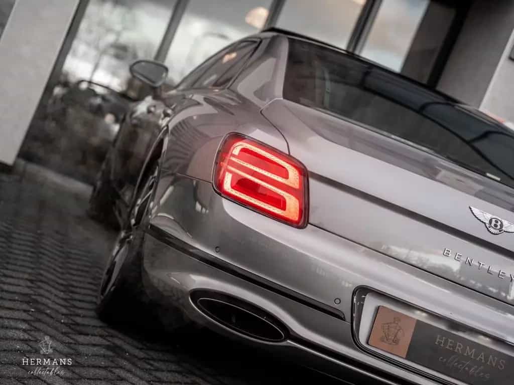 Bentley Flying Spur 6.0 W12 Mulliner / Massage / Black L 01/2020-photo-16