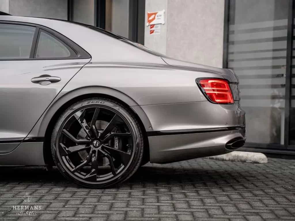 Bentley Flying Spur 6.0 W12 Mulliner / Massage / Black L 01/2020-photo-20