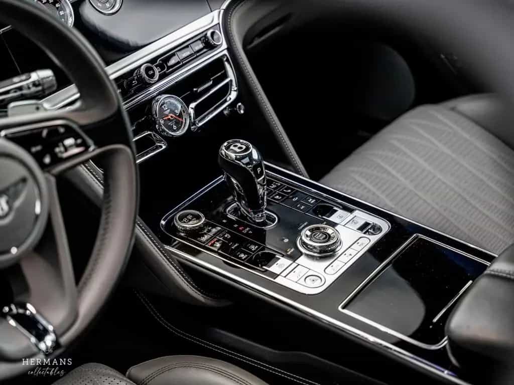 Bentley Flying Spur 6.0 W12 Mulliner / Massage / Black L 01/2020-photo-25