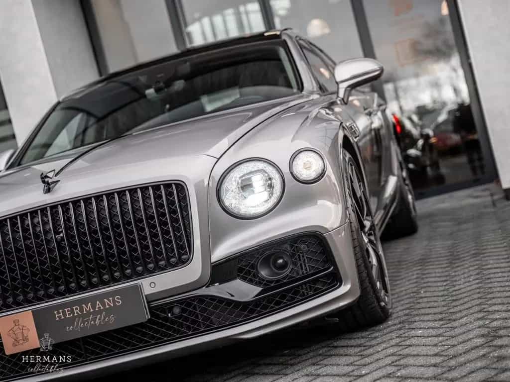 Bentley Flying Spur 6.0 W12 Mulliner / Massage / Black L 01/2020-photo-4