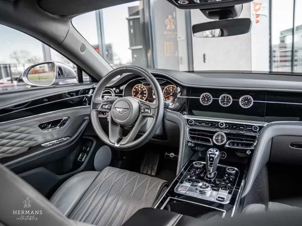 Bentley Flying Spur 6.0 W12 Mulliner / Massage / Black L 01/2020-photo-43