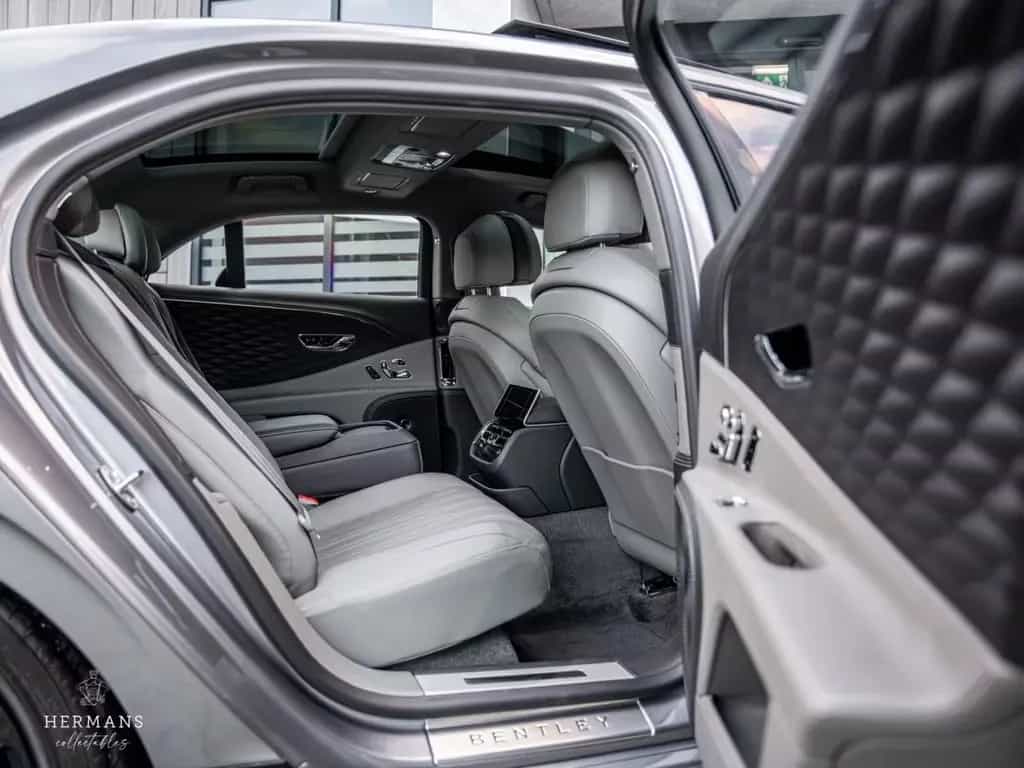 Bentley Flying Spur 6.0 W12 Mulliner / Massage / Black L 01/2020-photo-44