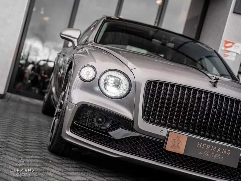 Bentley Flying Spur 6.0 W12 Mulliner / Massage / Black L 01/2020-photo-8