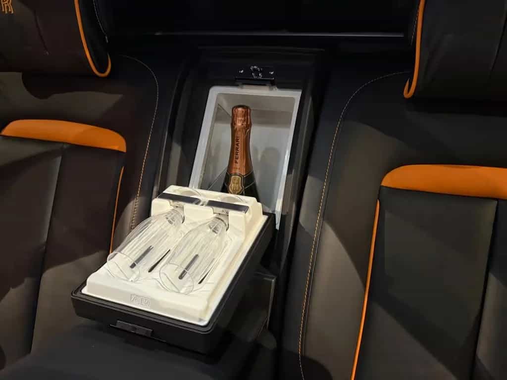 Rolls-Royce Cullinan Fridge*Picnic*Curtain*Fond-Entertainm. 12/2018-photo-25