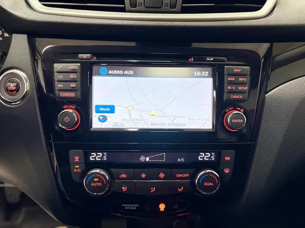 Nissan Qashqai N-Connecta Kamera Navi Panorama SHZ 03/2016-photo-15