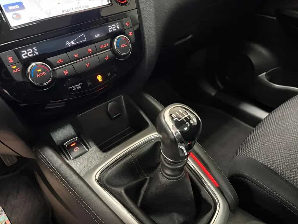 Nissan Qashqai N-Connecta Kamera Navi Panorama SHZ 03/2016-photo-17