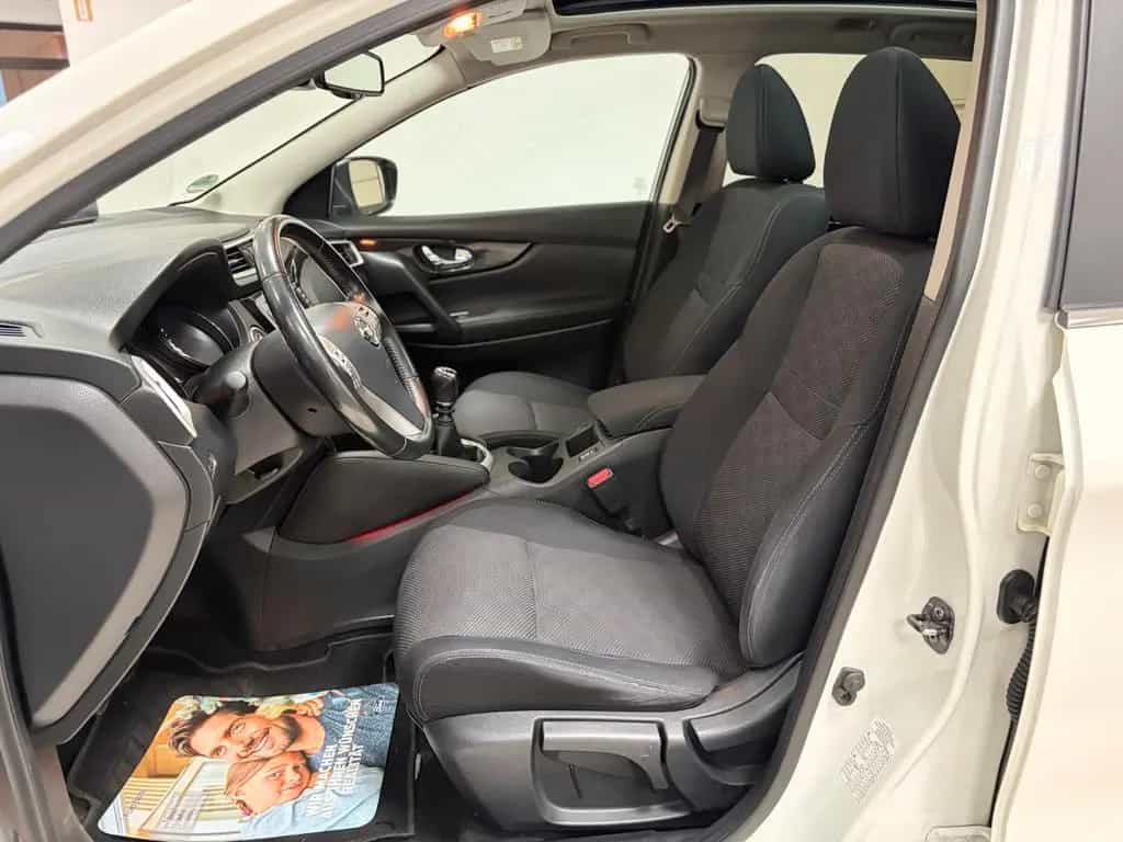 Nissan Qashqai N-Connecta Kamera Navi Panorama SHZ 03/2016-photo-9