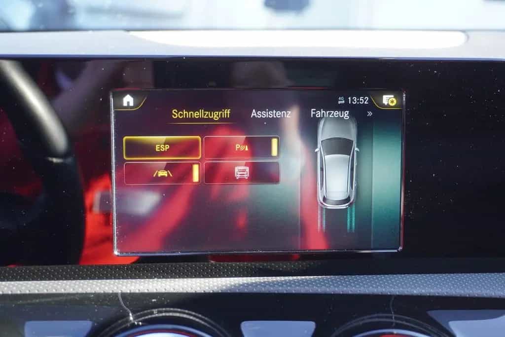 Mercedes-Benz A-Class AMG Line LED Navi Digitales Cockpit DAB USB 11/2020-photo-22