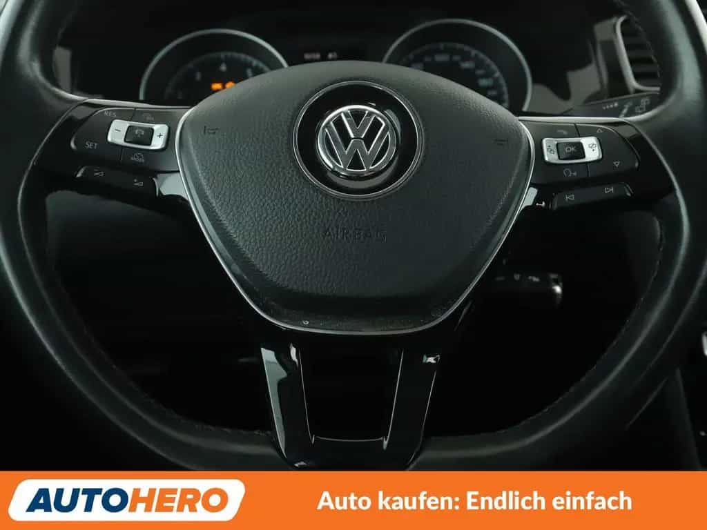 Volkswagen Golf VII 1.4 TSI Highline BM*NAVI*PDC*ACC*AHK* 04/2017-photo-18