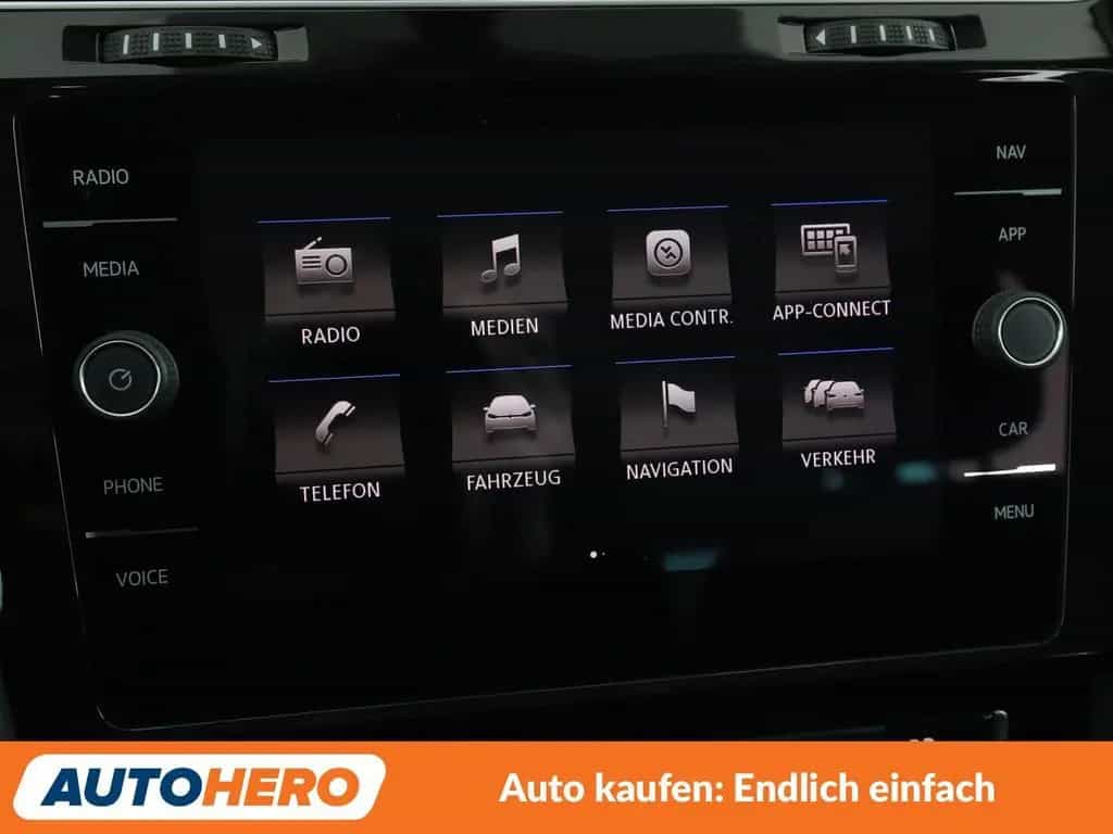 Volkswagen Golf VII 1.4 TSI Highline BM*NAVI*PDC*ACC*AHK* 04/2017-photo-20