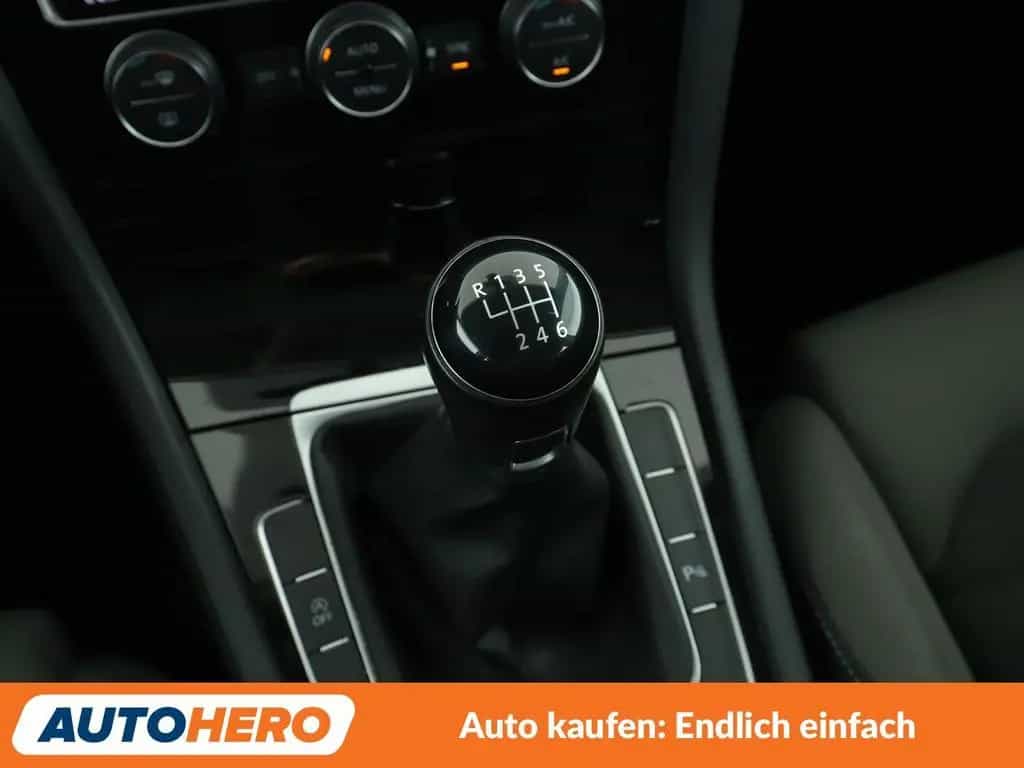 Volkswagen Golf VII 1.4 TSI Highline BM*NAVI*PDC*ACC*AHK* 04/2017-photo-23