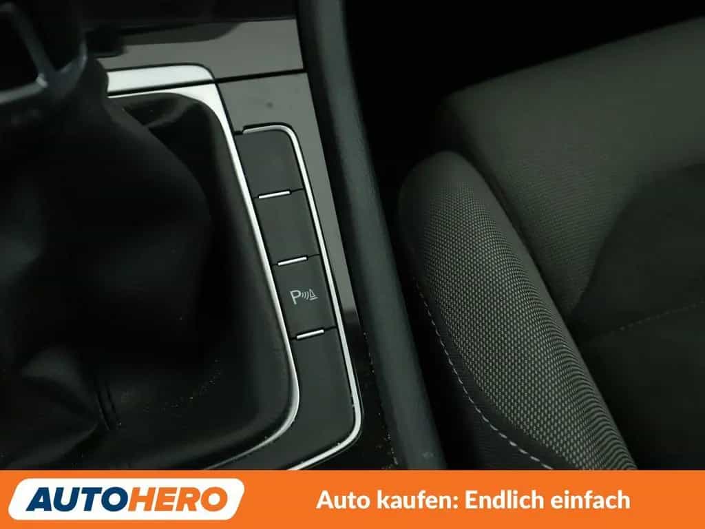 Volkswagen Golf VII 1.4 TSI Highline BM*NAVI*PDC*ACC*AHK* 04/2017-photo-24