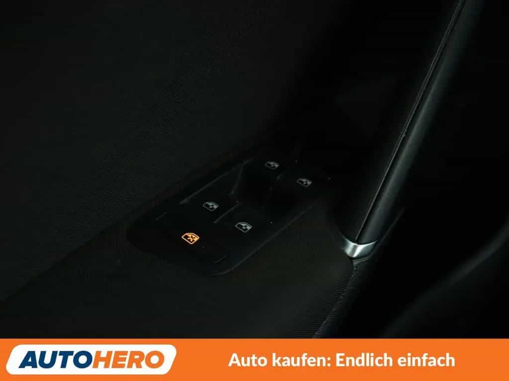 Volkswagen Golf VII 1.4 TSI Highline BM*NAVI*PDC*ACC*AHK* 04/2017-photo-25