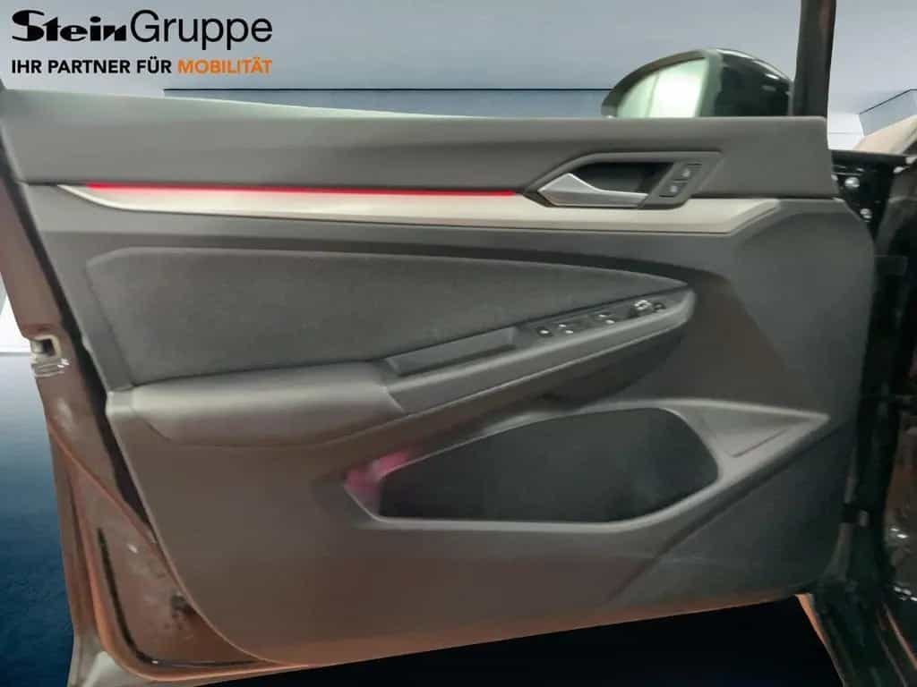 Volkswagen Golf Life APP+DAB+VIRT+LED+NAVI+PDC 02/2023-photo-17