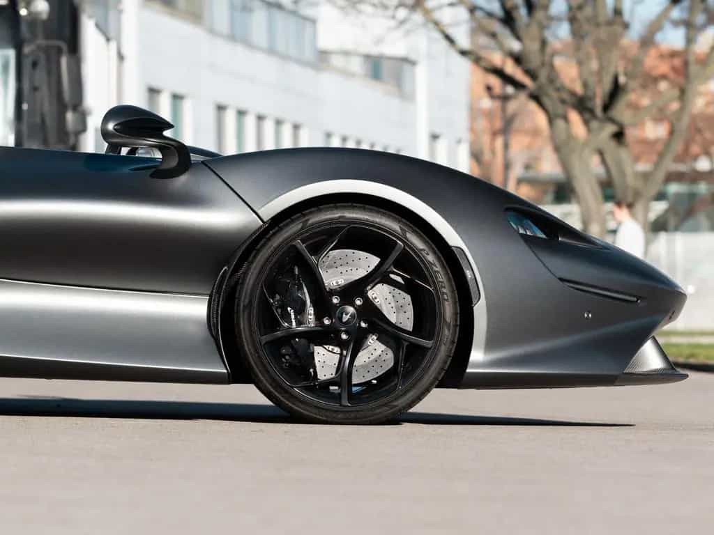 McLaren Elva XP1 / Satin Kilo Grey / Full Carbon Fibre null-photo-5