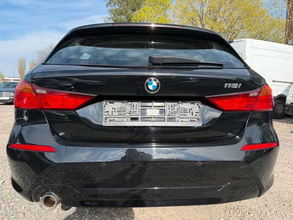 BMW 1 Series 118 11/2020-photo-4