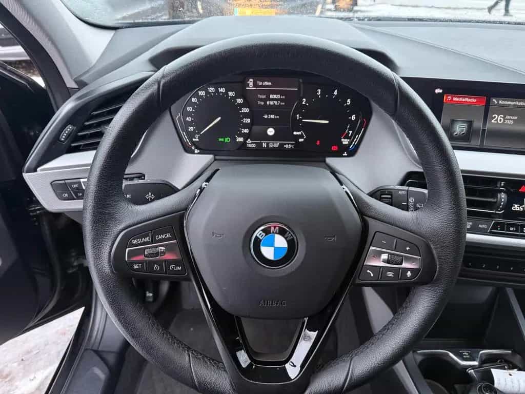 BMW 1 Series 118 11/2020-photo-8