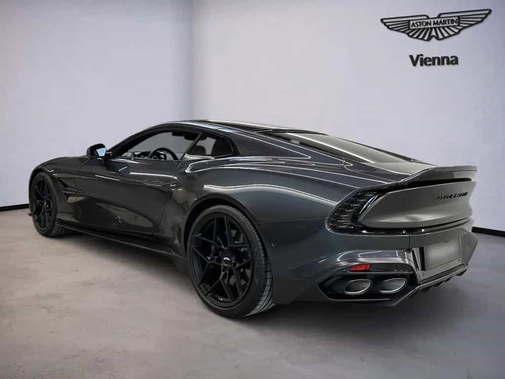 Aston Martin Vanquish Coupé / Satin CF / Titanium Exhaust null-photo-3