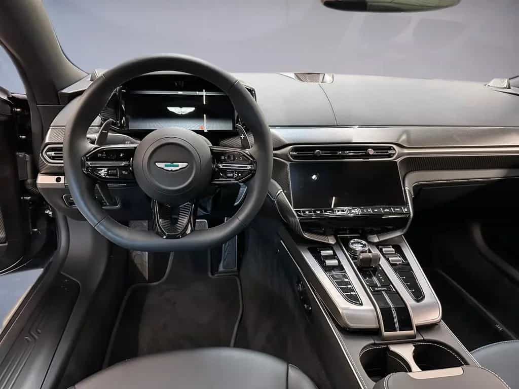 Aston Martin Vanquish Coupé / Satin CF / Titanium Exhaust null-photo-8