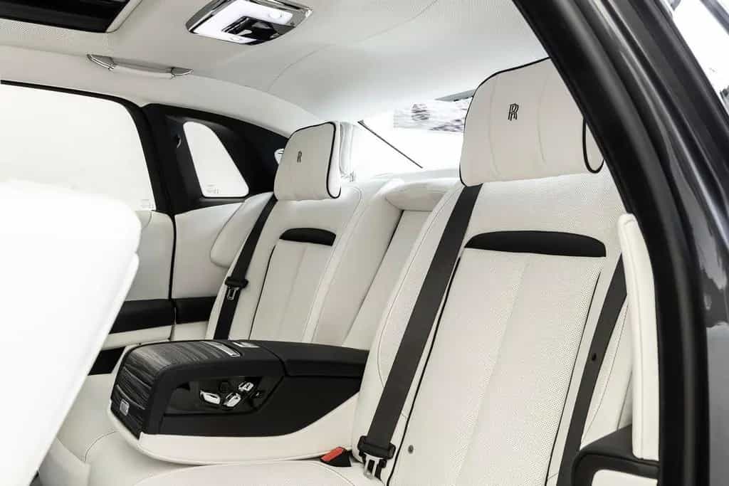 Rolls-Royce Ghost 2 year service & warranty 01/2022-photo-13