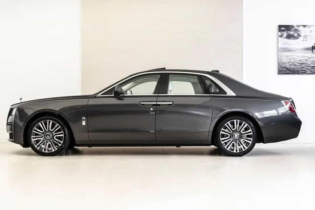 Rolls-Royce Ghost 2 year service & warranty 01/2022-photo-2