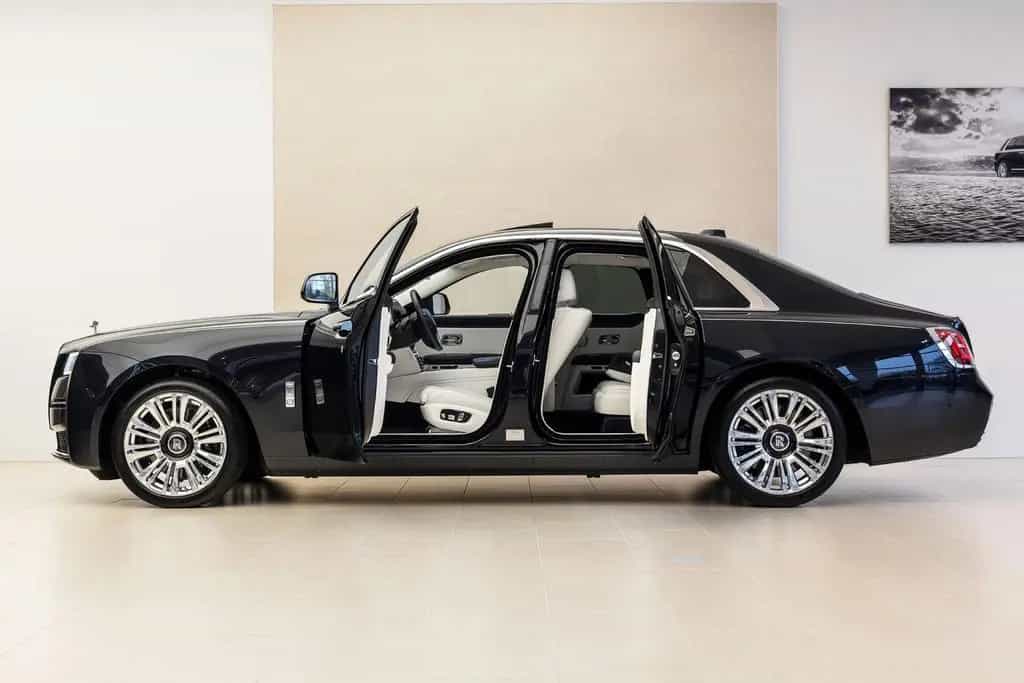 Rolls-Royce Ghost 2 year service & warranty 02/2022-photo-13