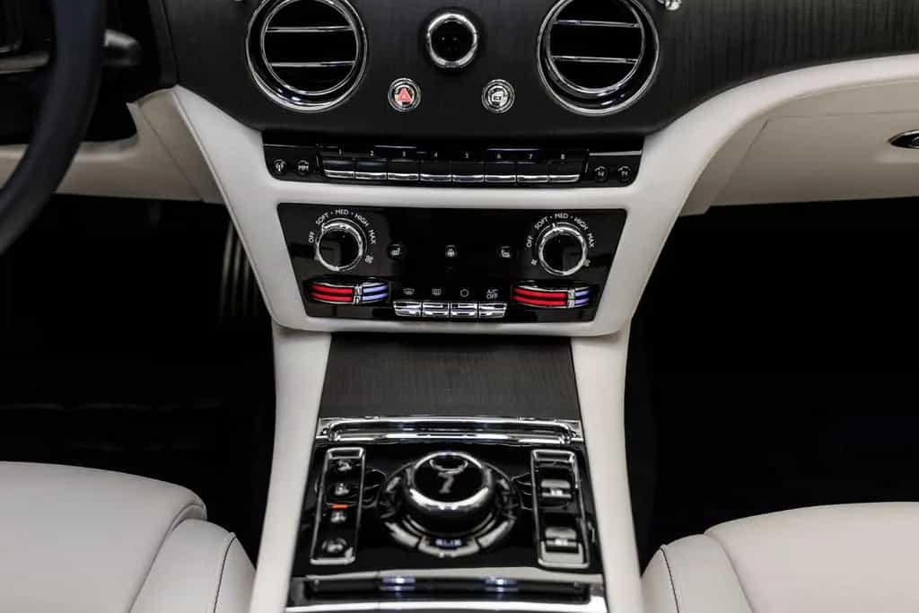 Rolls-Royce Ghost 2 year service & warranty 02/2022-photo-24